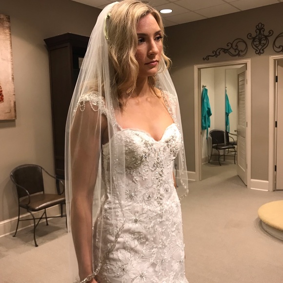 Eve of Milady wedding gown: NEVER WORN. - Picture 2 of 4